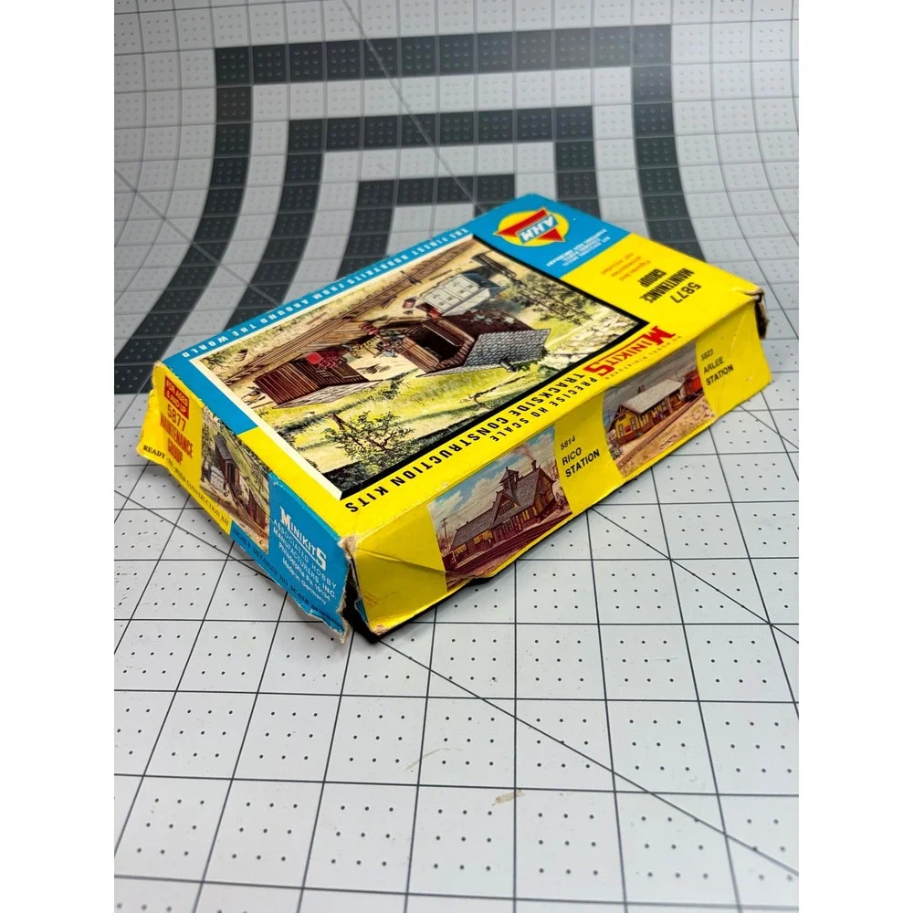 AHM Minikits 5877 Maintenance Group HO Scale Trackside Construction Kit Vintage